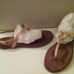 INUOVA Flat Yellow Sandals